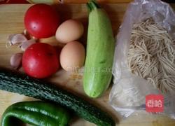 番茄鸡蛋冷面的做法图解1