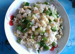 三丁玉米香肠炒饭