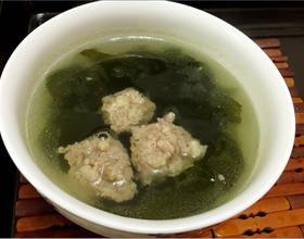 螺旋藻肉丸汤