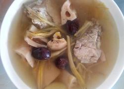 鲜藕黄花菜龙骨汤