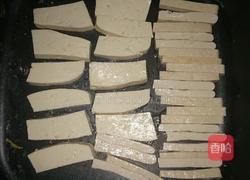 穆氏煎鱼肉泥膘肠（搭剔骨胡椒鱼排）的做法图解1