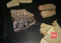 穆氏煎鱼肉泥膘肠（搭剔骨胡椒鱼排）的做法图解5