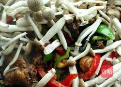 板栗蟹味菇烩鸡腿的做法图解9