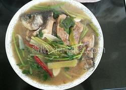 清炖鲫鱼汤。