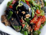 青红椒肉末炒皮蛋的做法[图]