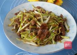 肉片炒蒜黄的做法图解5