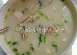 鱼头豆腐金针菇汤