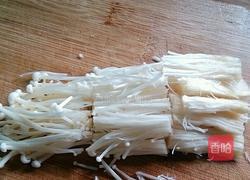 胡萝卜鸡蛋烩三菌的做法图解3
