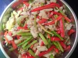 白鳞鱼，香芹，红菜椒