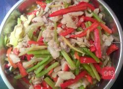 白鳞鱼，香芹，红菜椒的做法图解3