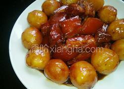 红烧肉扒土豆仔