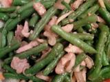 蒜香肉丝豇豆的做法[图]
