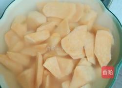 拔丝地瓜的做法图解1