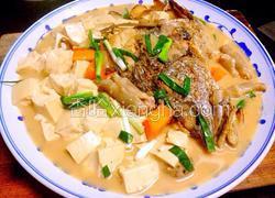 鮸鱼头炖豆腐