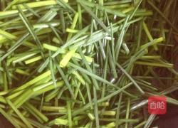 虫草花炒韭苔的做法图解3