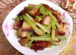 烧肉炒芹菜