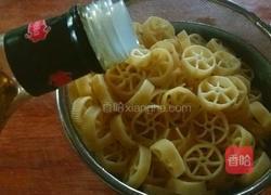 意大利面（红酱煎牛小排车轮面）的做法图解7