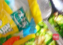 西兰花炒虾仁的做法图解8