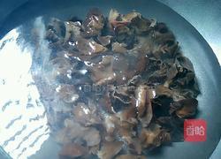 凉拌木耳的做法图解3