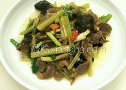 芹菜木耳炒鸡胗