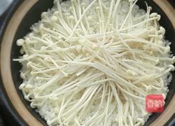 “心若向阳，无谓悲伤”——双菇腊肠煲仔的做法图解7