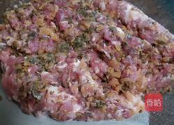 梅菜肉饼的做法图解2