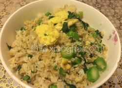 鸡蛋菜心粒炒饭