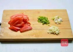 西红柿鸡蛋汤的做法图解1