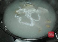鲈鱼紫菜馄炖的做法图解2
