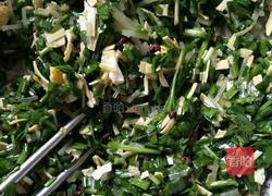 韭菜鸡蛋饺子的做法图解3