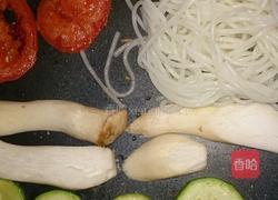 菌菇鱼水意式米粉情的做法图解2