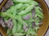 黄瓜炒瘦肉