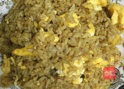 酱油炒饭的做法图解4