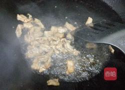 平菇炒肉的做法图解2