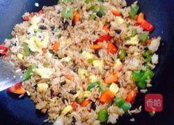 酱油豆豉炒饭的做法图解5