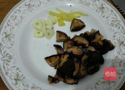 香菇炒油菜的做法图解2