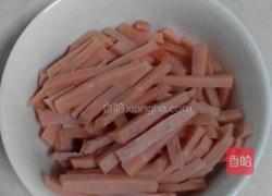 蛋条火腿炒蒜黄的做法图解3