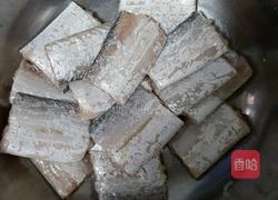 糖醋带鱼的做法图解1