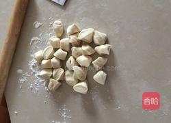 白菜香菇猪肉饺子的做法图解2