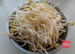 凉拌黄豆芽的做法图解1