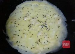 黑芝麻鸡蛋饼的做法图解5