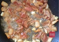 土猪肉炒白菜的做法图解4