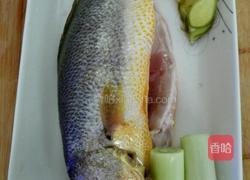 清蒸黄花鱼的做法图解1