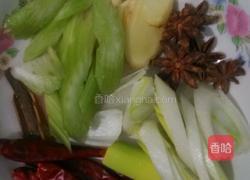 五香花生米的做法图解2