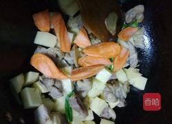 土豆胡萝卜西柿子炖牛肉的做法图解5
