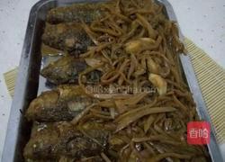鲫鱼烧咸菜头的做法图解11
