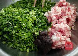 猪肉韭菜馅饼的做法图解2