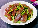 蒜心炒腊肠
