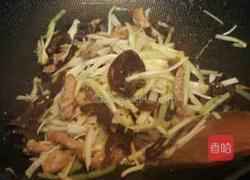 韭黄炒肉丝的做法图解6