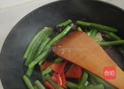四季豆炒木耳的做法图解7